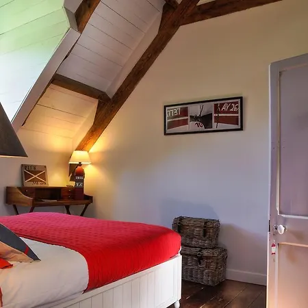 Le Petit Manoir De Kériolet Couette-café