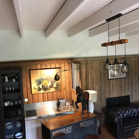 Le Petit Manoir De Kériolet Couette-café